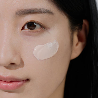 SKIN1004 Madagascar Centella Tone Brightening Tone-Up Sunscreen SPF50+ PA++++ - Korean Eden